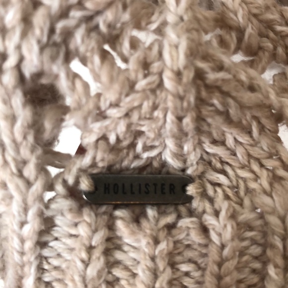 Hollister Oversized Knit Sweater - Picture 2 of 4